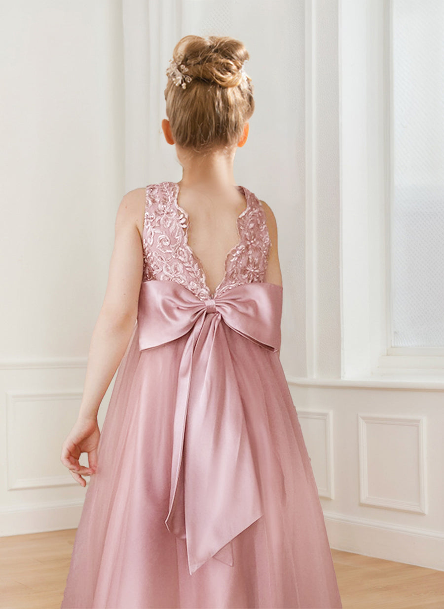 A-Line/Princess Scoop Neck Tulle Flower Girl Dresses with Appliques