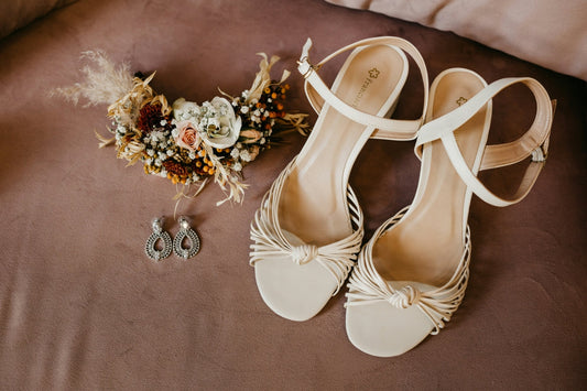 The Right Accessories: How Shoes, Jewelry, and Handbags Elevate Bridesmaid Dresses