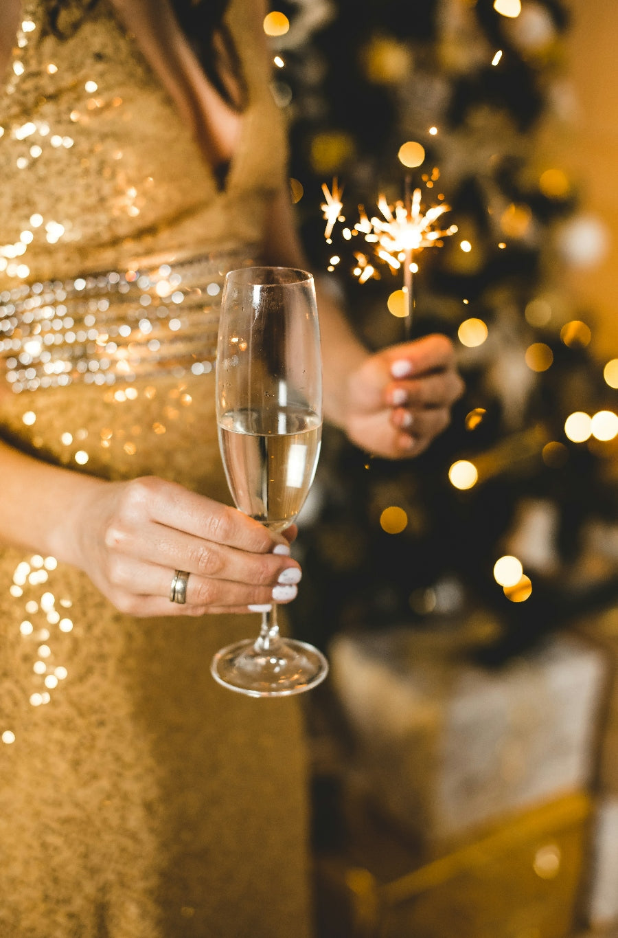 Mermaid Evening Dresses: Glamorous Silhouettes for Holiday Galas &amp; New Year’s Eve