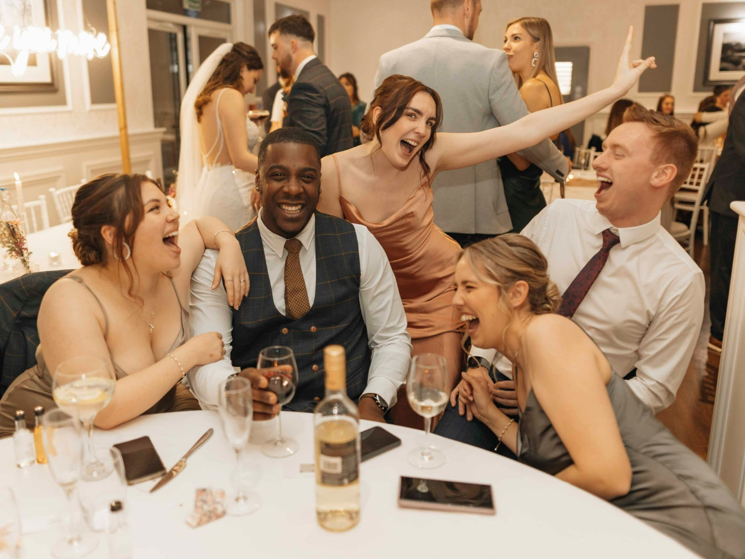 Semi-Formal Wedding Guest Dresses: Balancing Casual and Elegant