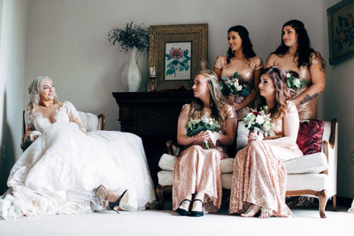 How to look good as a plus size bridesmaid?