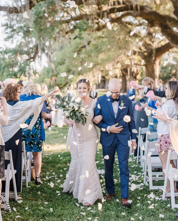 Examining How Bridesmaid Dress Trends Evolve with Seasonal and Regional Variations