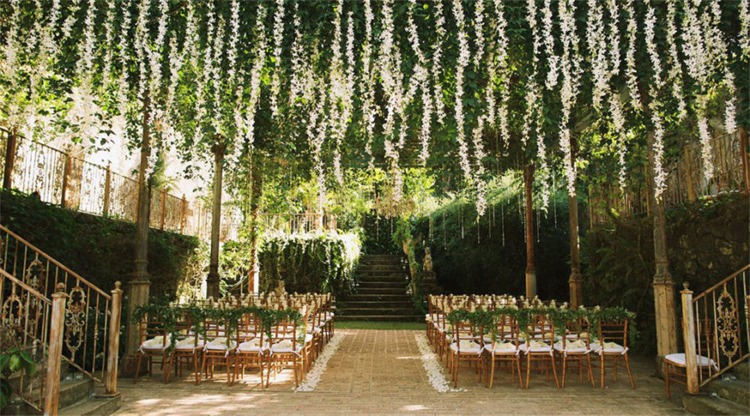 Seasonality and Bridesmaid Dresses: Selecting Appropriate Attire for Different Seasons