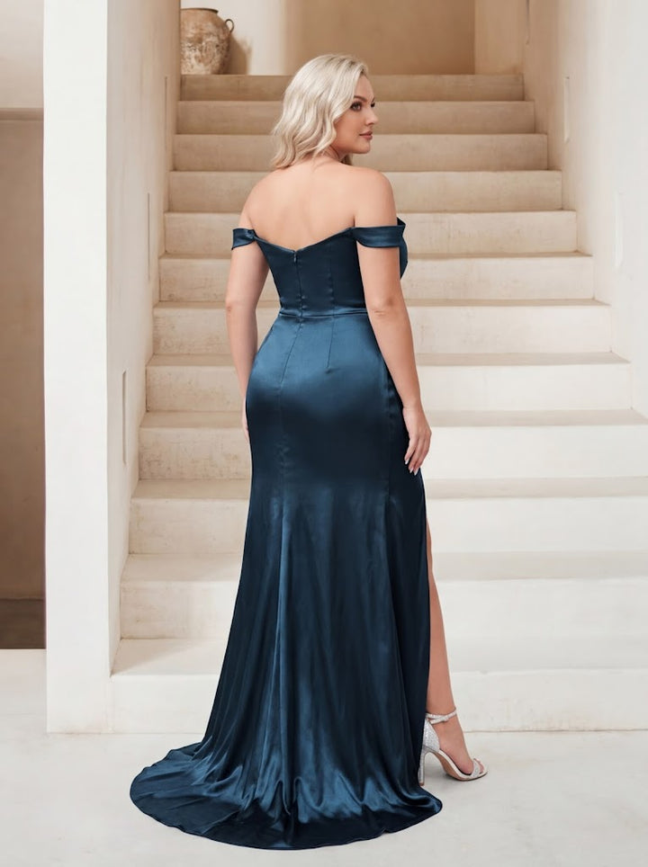 Sheath/Column Off-the-Shoulder Plus Size Bridesmaid Dresses With Split Side