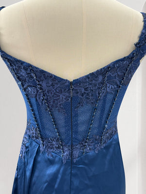 Trumpet/Mermaid Off-the-Shoulder Sweep Train Sequined Evening Dresses with Split Side