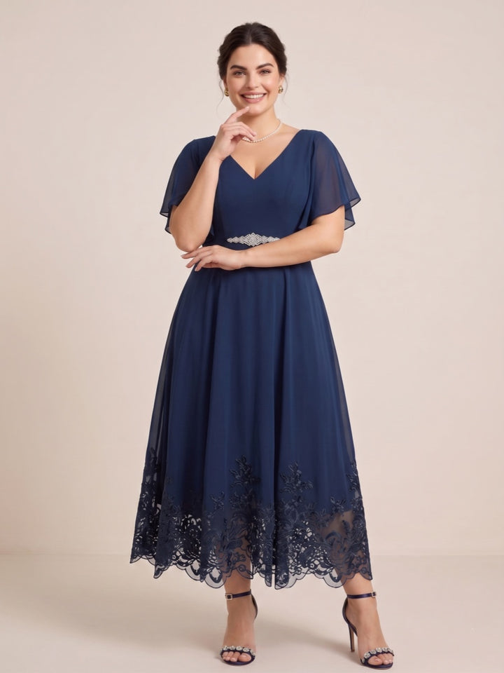 A-Line/Princess V-Neck Half Sleeves Plus Size Mother of the Bride Dresses with Applique