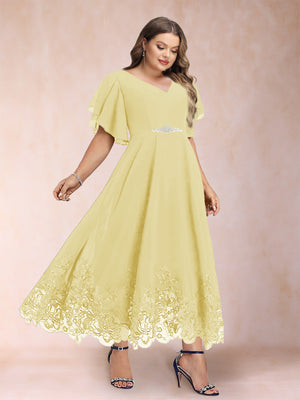 A-Line/Princess V-Neck Half Sleeves Plus Size Mother of the Bride Dresses with Applique