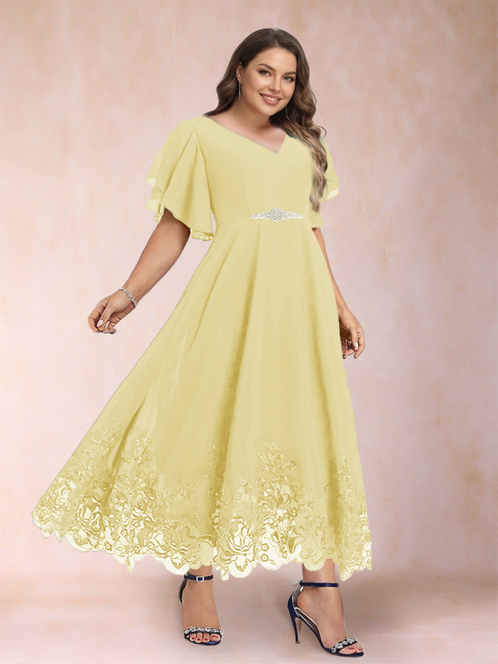 A-Line/Princess V-Neck Half Sleeves Plus Size Mother of the Bride Dresses with Applique