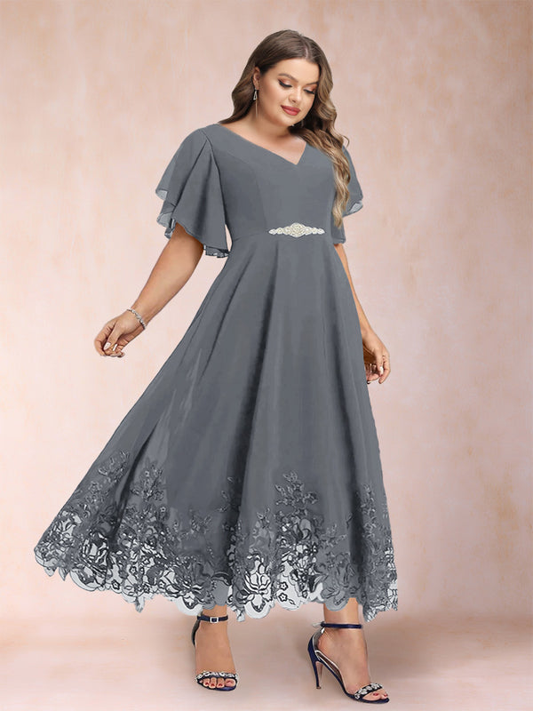 A-Line/Princess V-Neck Half Sleeves Plus Size Mother of the Bride Dresses with Applique