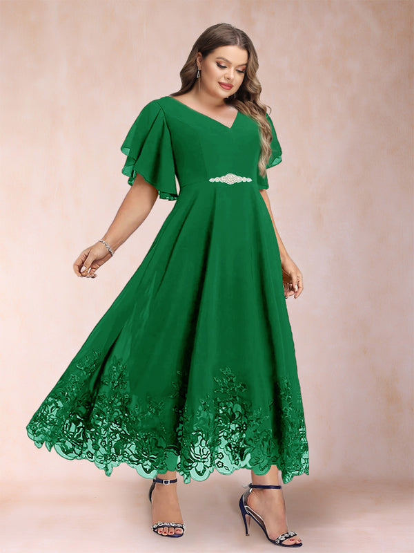 A-Line/Princess V-Neck Half Sleeves Plus Size Mother of the Bride Dresses with Applique