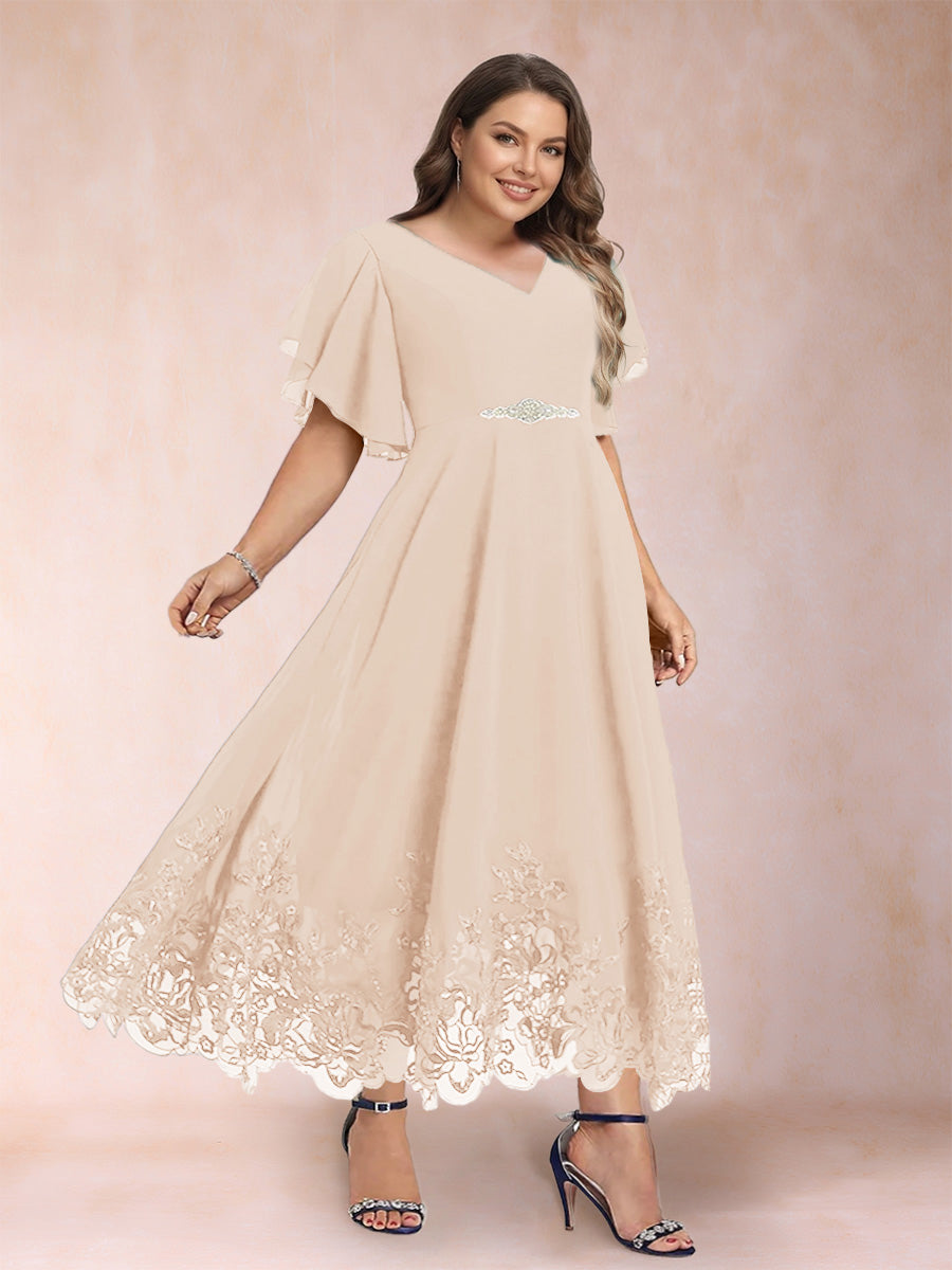 A-Line/Princess V-Neck Half Sleeves Plus Size Mother of the Bride Dresses with Applique