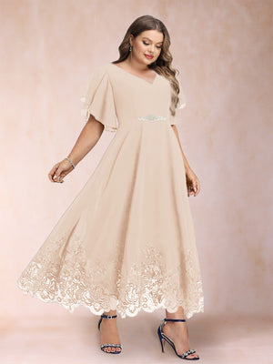 A-Line/Princess V-Neck Half Sleeves Plus Size Mother of the Bride Dresses with Applique