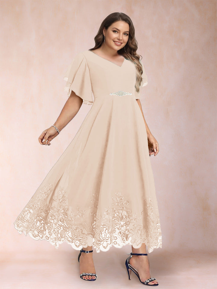 A-Line/Princess V-Neck Half Sleeves Plus Size Mother of the Bride Dresses with Applique