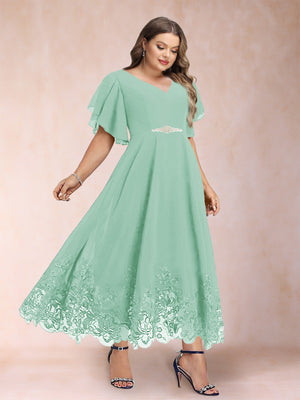 A-Line/Princess V-Neck Half Sleeves Plus Size Mother of the Bride Dresses with Applique
