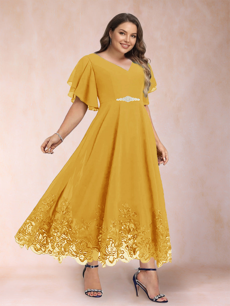 A-Line/Princess V-Neck Half Sleeves Plus Size Mother of the Bride Dresses with Applique