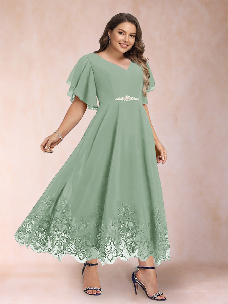 A-Line/Princess V-Neck Half Sleeves Plus Size Mother of the Bride Dresses with Applique