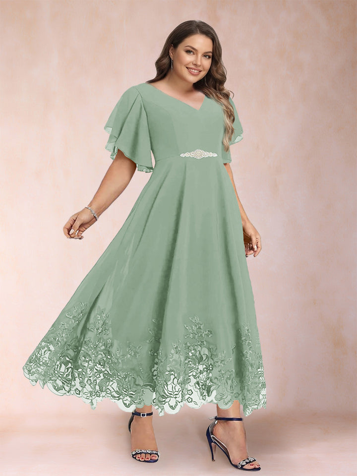 A-Line/Princess V-Neck Half Sleeves Plus Size Mother of the Bride Dresses with Applique