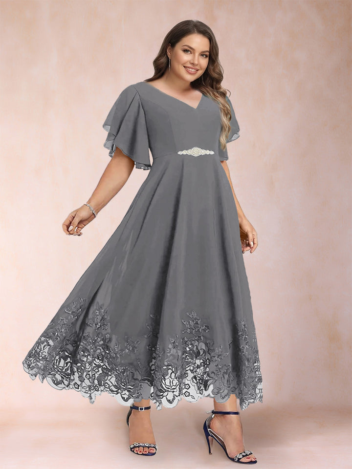 A-Line/Princess V-Neck Half Sleeves Plus Size Mother of the Bride Dresses with Applique