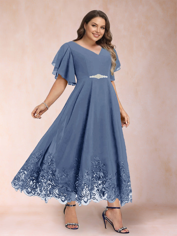 A-Line/Princess V-Neck Half Sleeves Plus Size Mother of the Bride Dresses with Applique