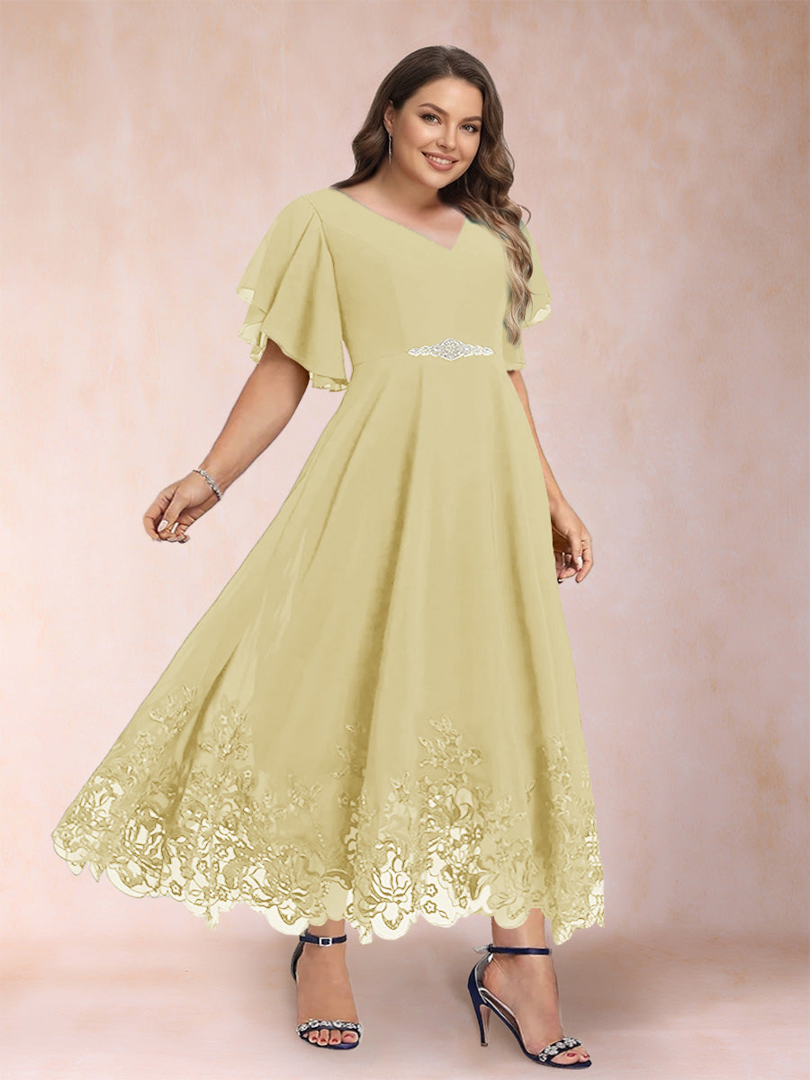 A-Line/Princess V-Neck Half Sleeves Plus Size Mother of the Bride Dresses with Applique
