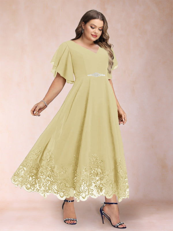 A-Line/Princess V-Neck Half Sleeves Plus Size Mother of the Bride Dresses with Applique