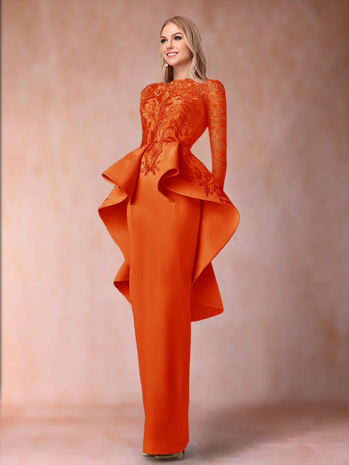 Sheath/Column Scoop Long Sleeves Mother of the Bride Dresses with Applique