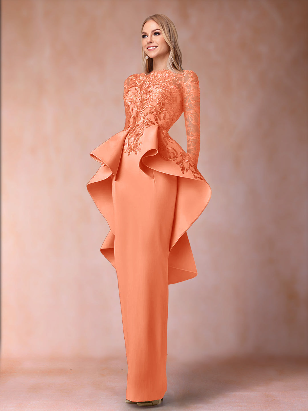 Sheath/Column Scoop Long Sleeves Mother of the Bride Dresses with Applique