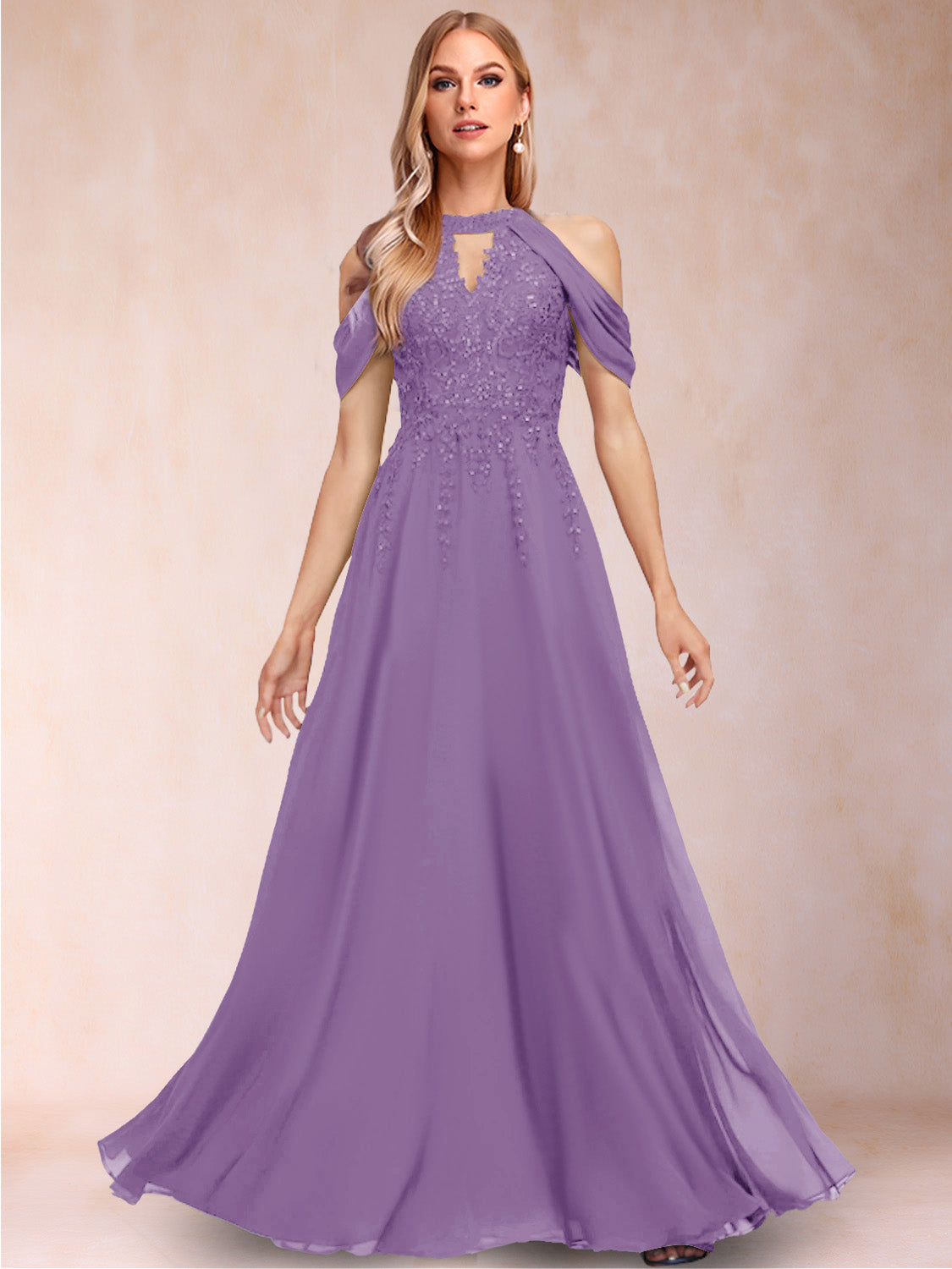 A-Line/Princess Cold Shoulder Short Sleeves Mother of the Bride Dresses with Applique