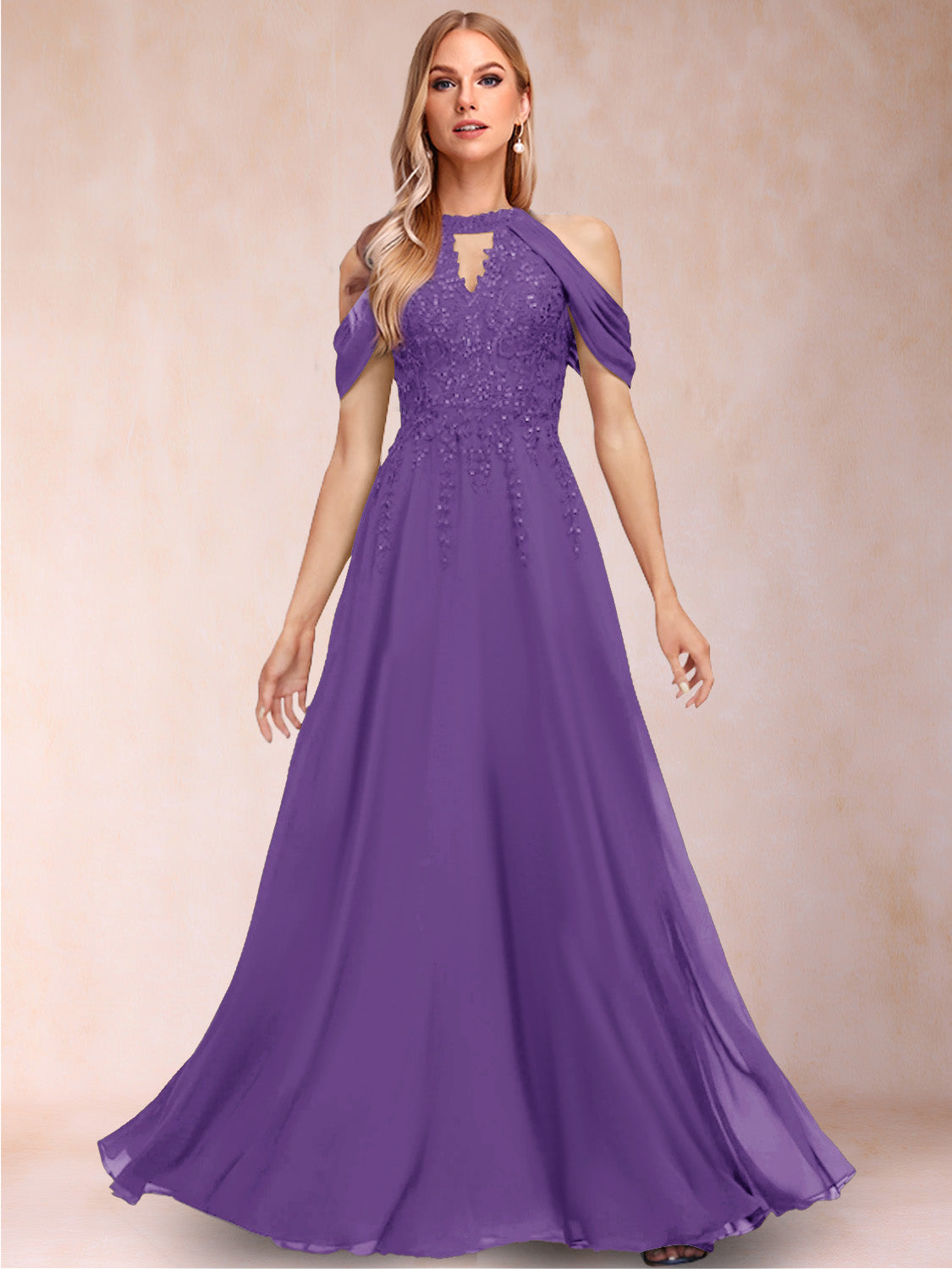 A-Line/Princess Cold Shoulder Short Sleeves Mother of the Bride Dresses with Applique