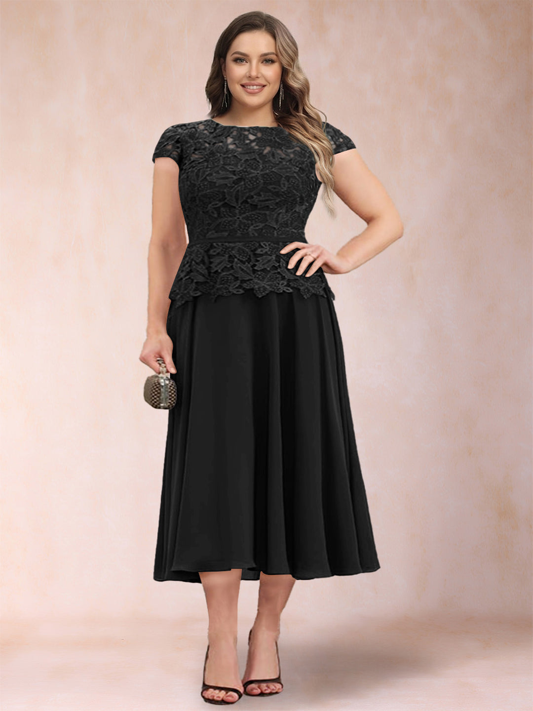 A-Line/Princess Chiffon Scoop Short Sleeves Plus Size Mother of the Bride Dresses with Applique