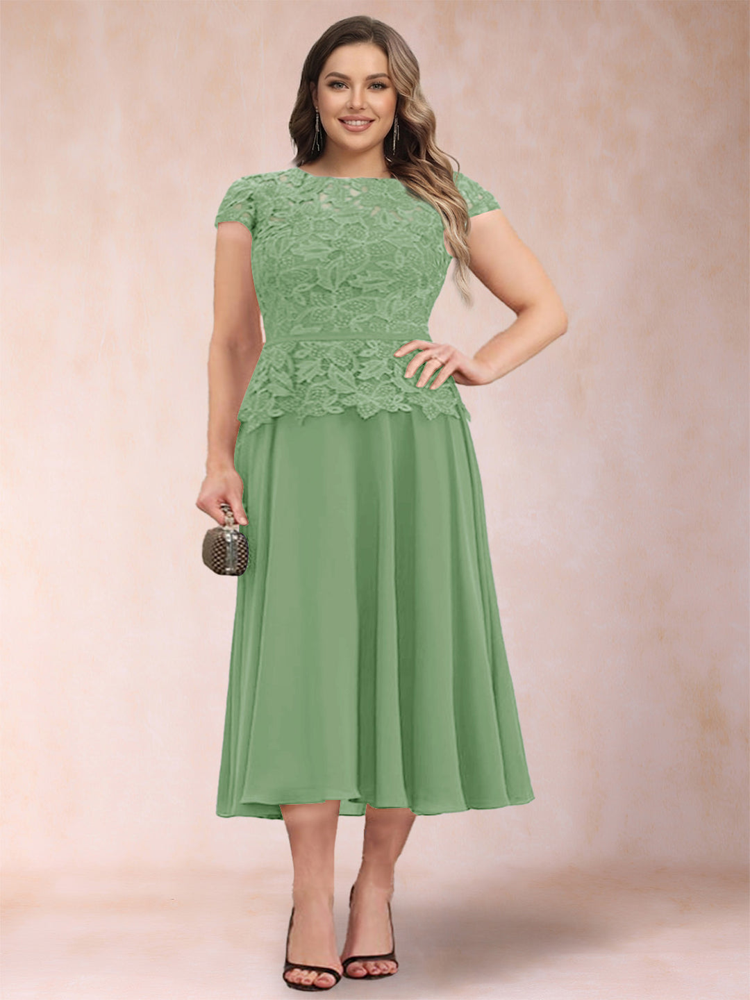 A-Line/Princess Chiffon Scoop Short Sleeves Plus Size Mother of the Bride Dresses with Applique
