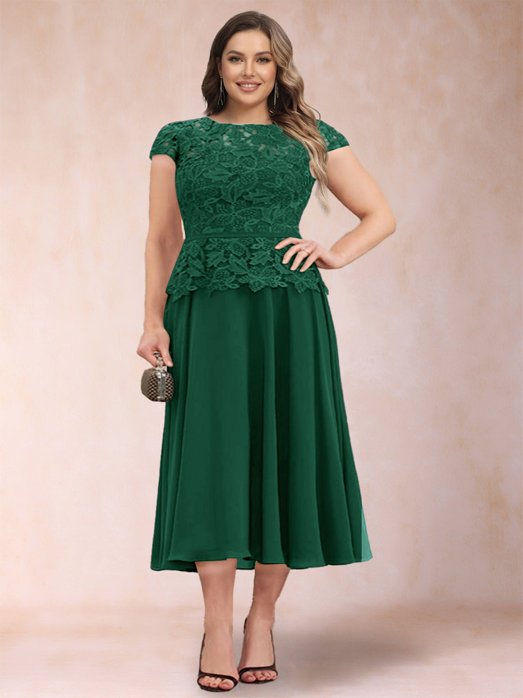 A-Line/Princess Chiffon Scoop Short Sleeves Plus Size Mother of the Bride Dresses with Applique