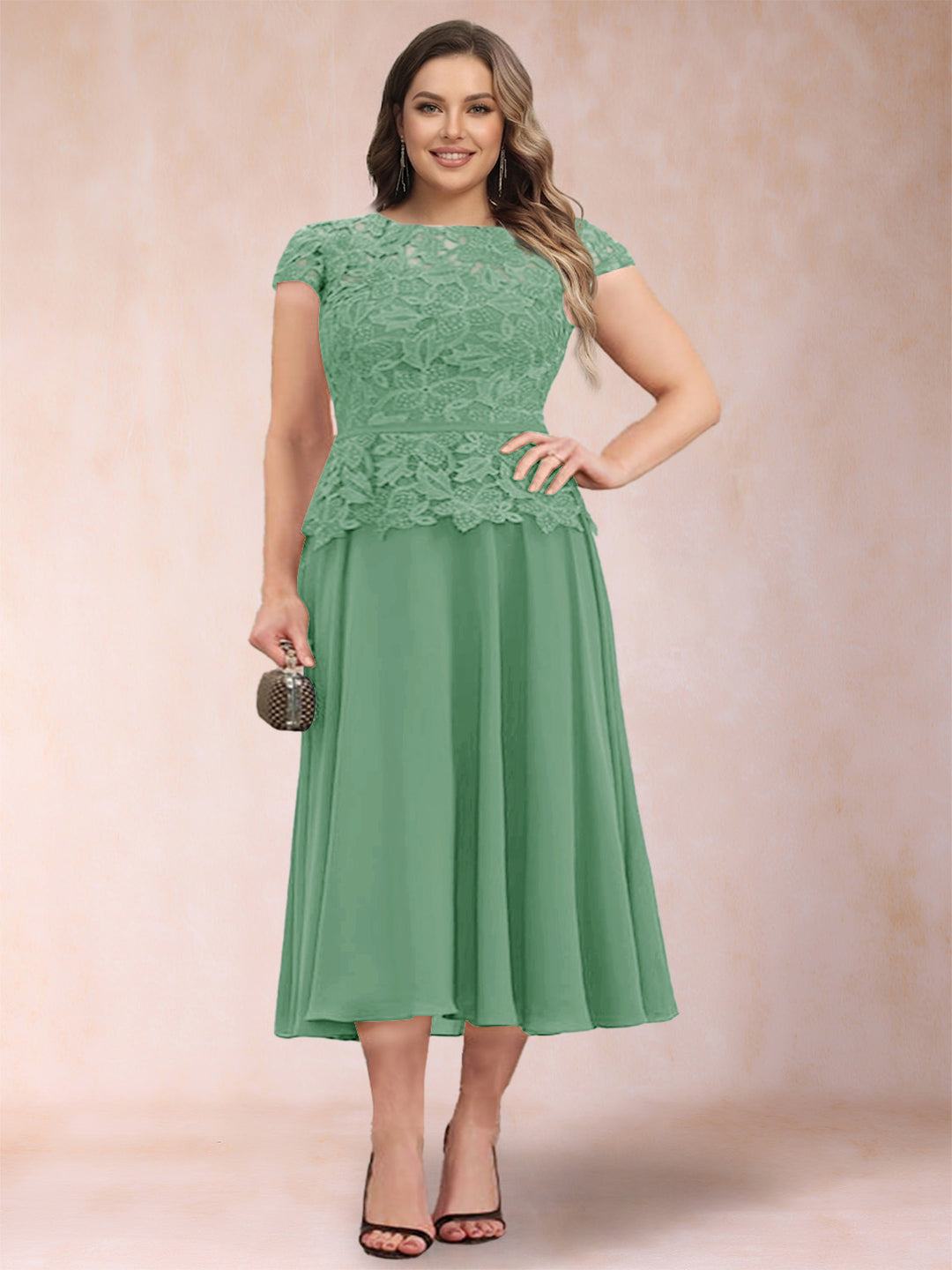 A-Line/Princess Chiffon Scoop Short Sleeves Plus Size Mother of the Bride Dresses with Applique