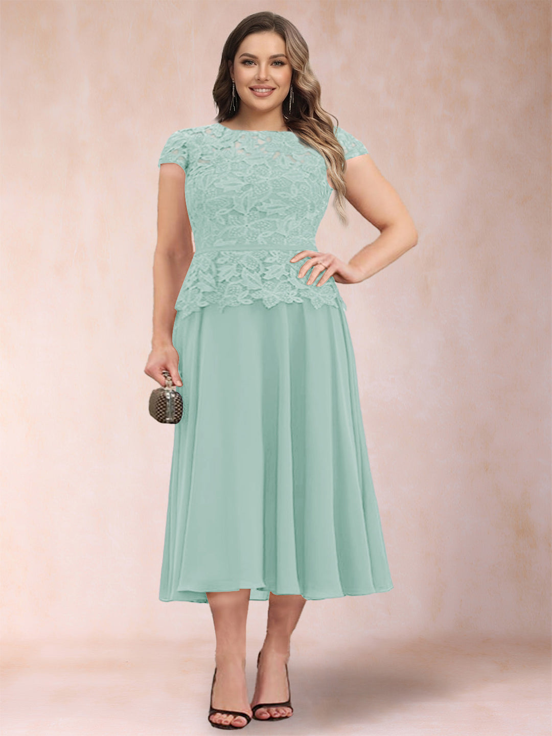A-Line/Princess Chiffon Scoop Short Sleeves Plus Size Mother of the Bride Dresses with Applique
