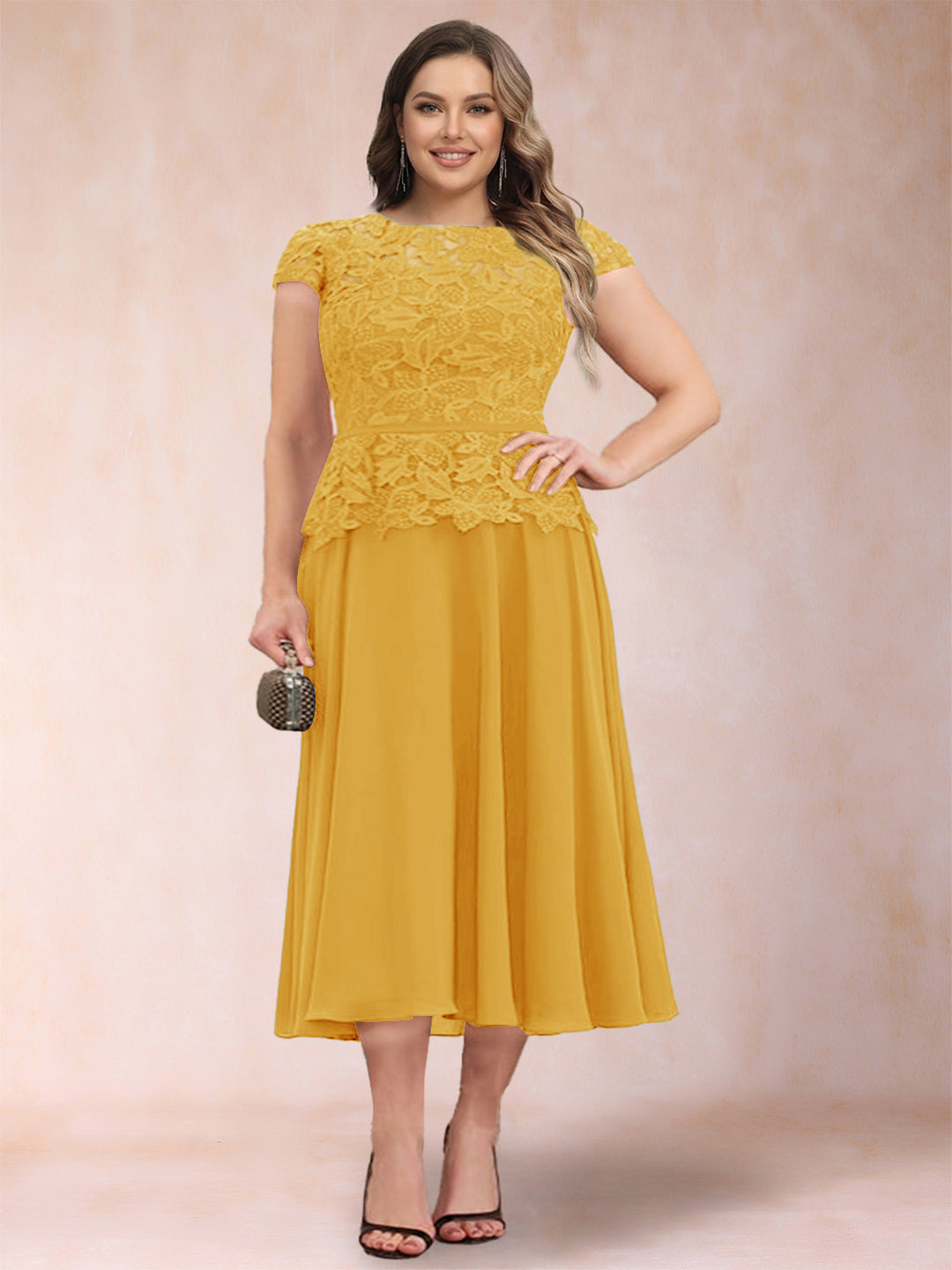 A-Line/Princess Chiffon Scoop Short Sleeves Plus Size Mother of the Bride Dresses with Applique