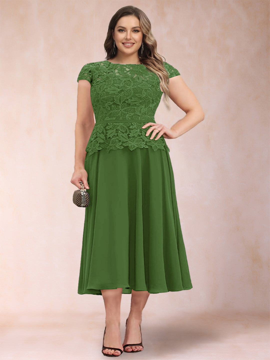 A-Line/Princess Chiffon Scoop Short Sleeves Plus Size Mother of the Bride Dresses with Applique