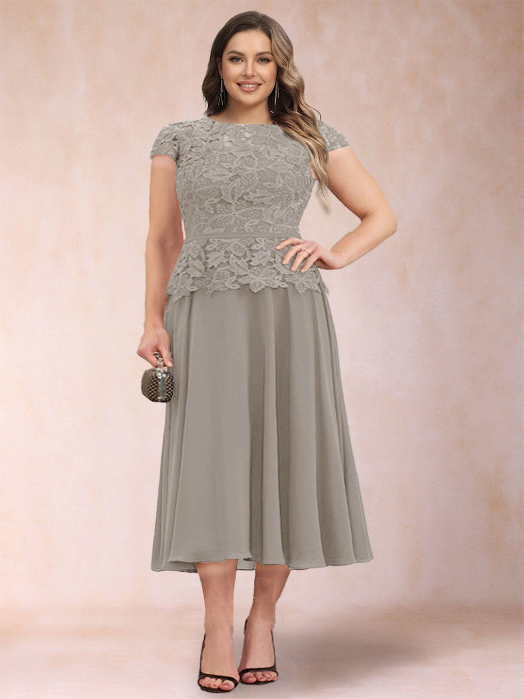 A-Line/Princess Chiffon Scoop Short Sleeves Plus Size Mother of the Bride Dresses with Applique