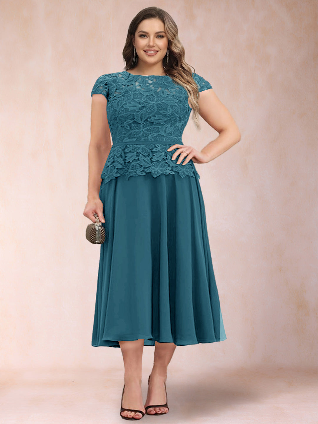 A-Line/Princess Chiffon Scoop Short Sleeves Plus Size Mother of the Bride Dresses with Applique