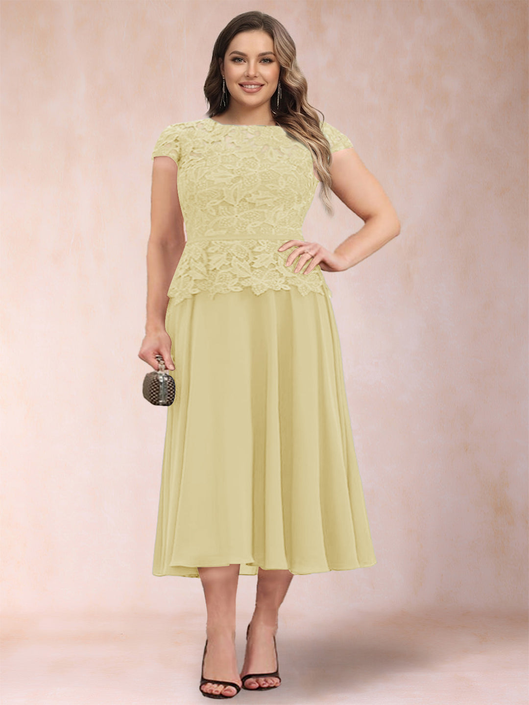 A-Line/Princess Chiffon Scoop Short Sleeves Plus Size Mother of the Bride Dresses with Applique