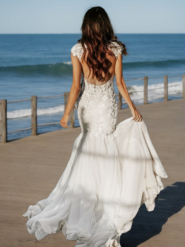 Trumpet/Mermaid V-Neck Sleeveless Appliques Wedding Dresses
