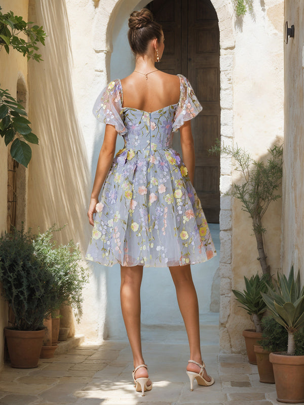 A-Line/Princess Sweetheart Knee-Length Homecoming Dresses with Embroidery