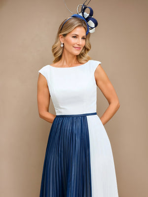 A-Line/Princess Scoop Neck Sleeveless Tea-Length Pleated Mother of the Bride Dresses