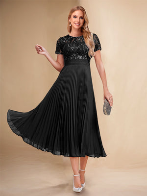 A-Line/Princess Scoop Short Sleeves Pleated Mother of the Bride Dresses with Appliques