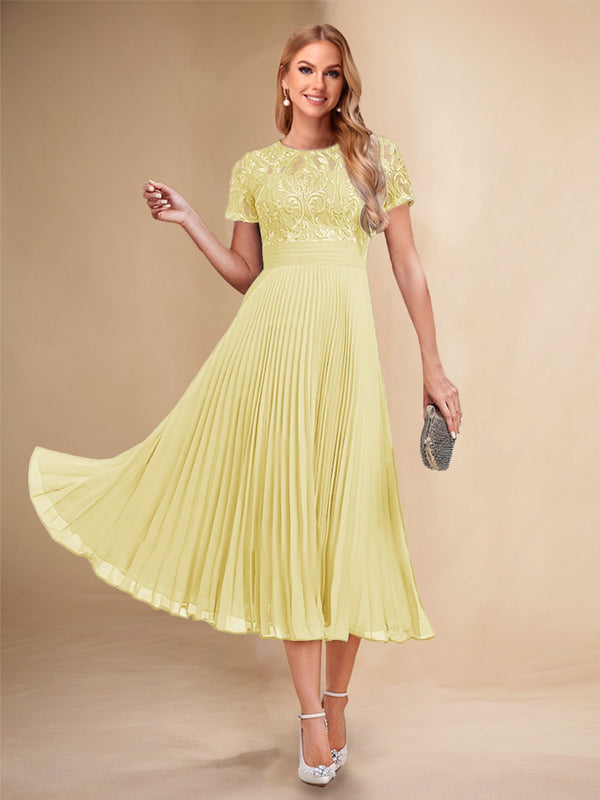 A-Line/Princess Scoop Short Sleeves Pleated Mother of the Bride Dresses with Appliques