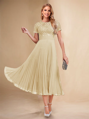 A-Line/Princess Scoop Short Sleeves Pleated Mother of the Bride Dresses with Appliques