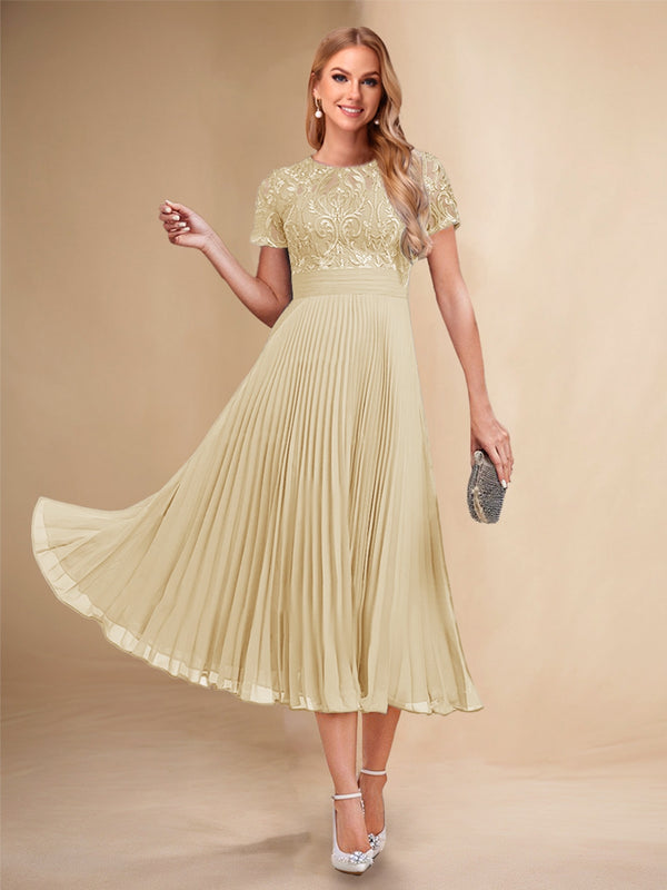 A-Line/Princess Scoop Short Sleeves Pleated Mother of the Bride Dresses with Appliques