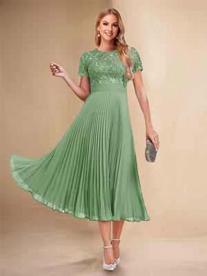 A-Line/Princess Scoop Short Sleeves Pleated Mother of the Bride Dresses with Appliques