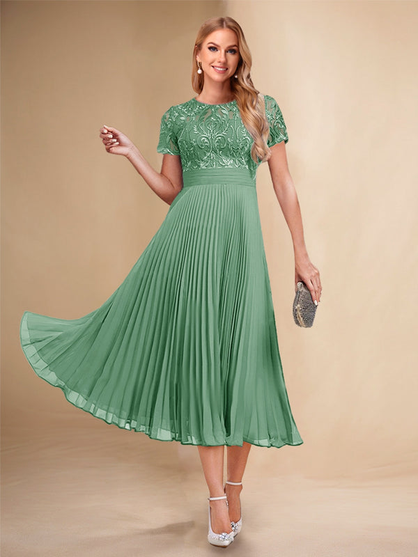 A-Line/Princess Scoop Short Sleeves Pleated Mother of the Bride Dresses with Appliques