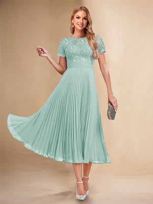 A-Line/Princess Scoop Short Sleeves Pleated Mother of the Bride Dresses with Appliques