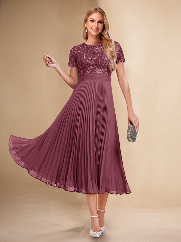 A-Line/Princess Scoop Short Sleeves Pleated Mother of the Bride Dresses with Appliques